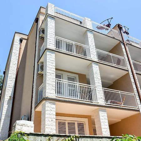 Apartments Minja S Petrovac Luaran gambar