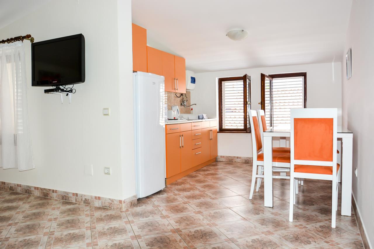 Apartments Minja S Petrovac Luaran gambar